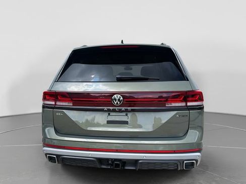 Used 2024 Volkswagen Atlas Peak Edition SEL AWD/4WD image 5
