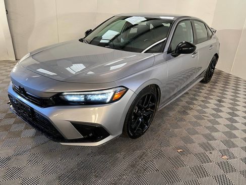 Used 2022 Honda Civic Sport image 2