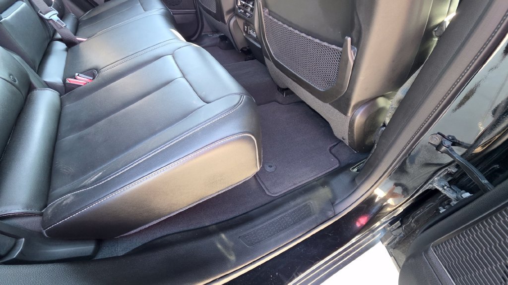 Used 2023 Jeep Grand Cherokee Limited AWD/4WD image 16
