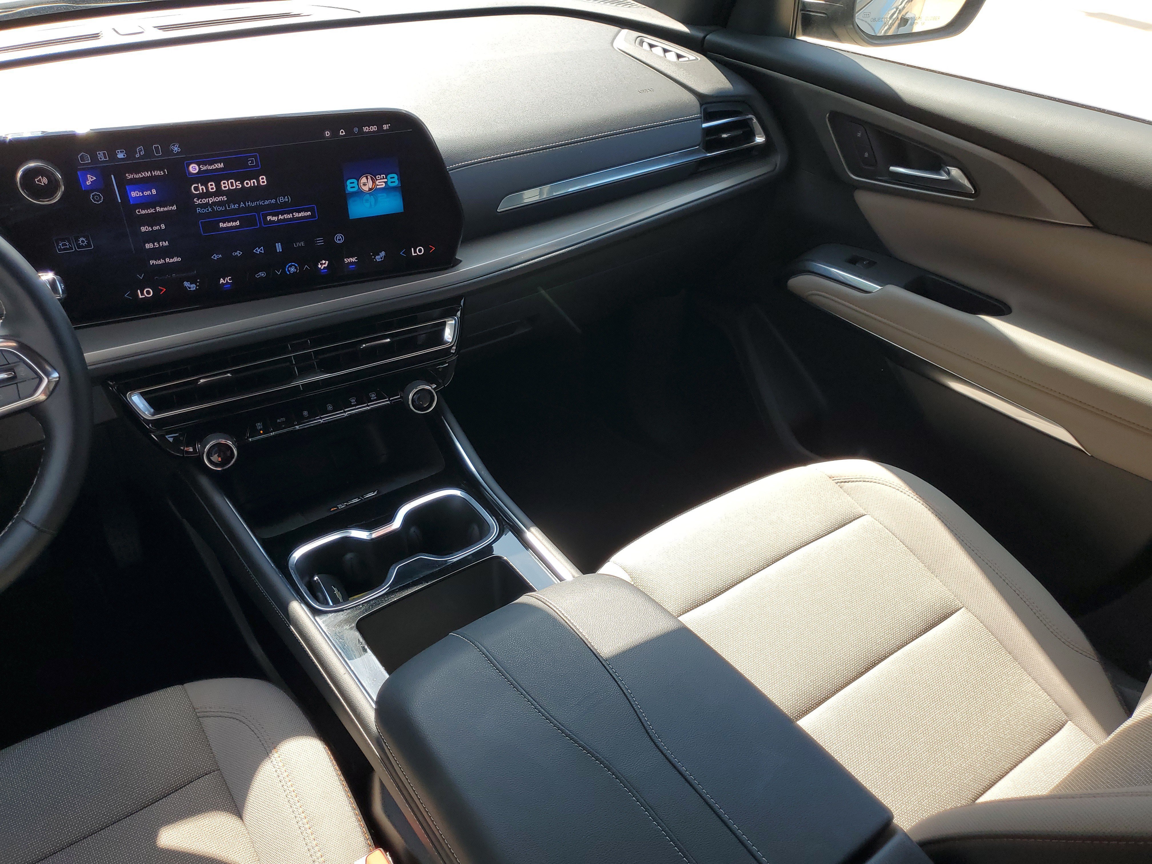 Used 2026 Chevrolet Traverse LT w/ Driver Confidence Package FWD image 32