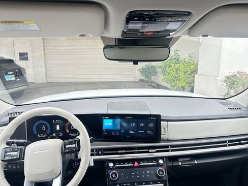 Used 2025 Hyundai Santa Fe SEL image 34