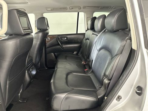 Used 2017 INFINITI QX80 4WD w/ Driver Assistance Package image 23