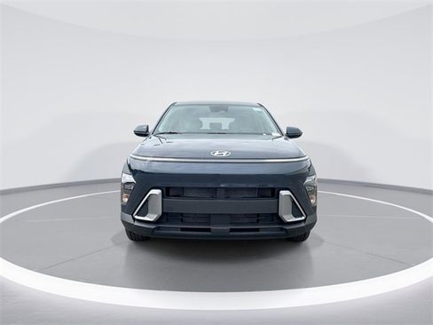 New 2026 Hyundai Kona SE image 3