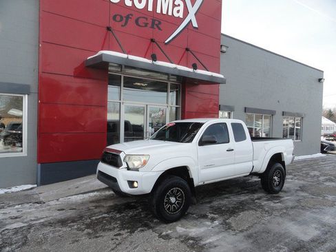 Used 2013 Toyota Tacoma 4x4 Access Cab V6 image 1