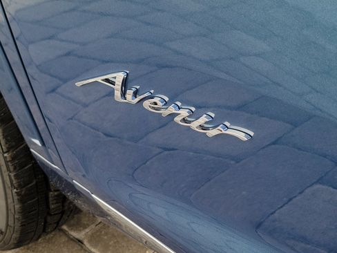 New 2026 Buick Enclave Avenir image 8