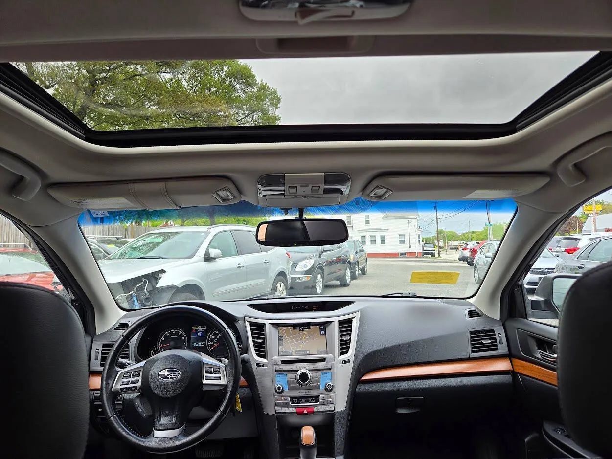 Used 2014 Subaru Outback 2.5i Limited AWD/4WD image 6