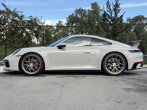Certified 2021 Porsche 911 Carrera 4S image 2