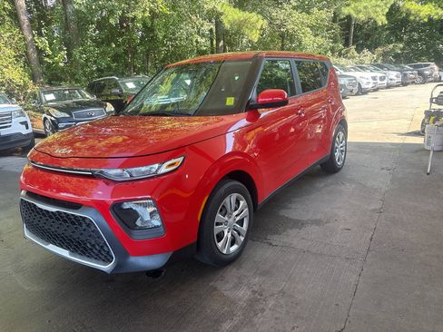 Used 2022 Kia Soul LX FWD image 2