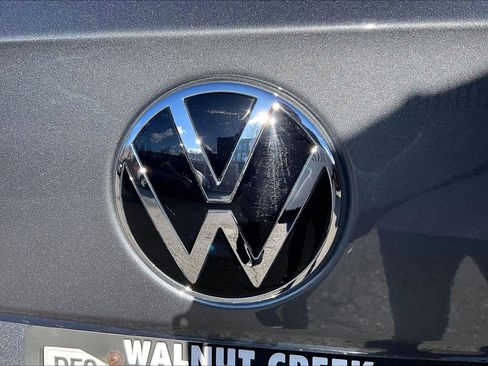 Certified 2023 Volkswagen Taos SE image 7