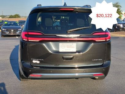 Used 2023 Chrysler Pacifica Limited