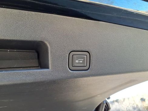 Used 2025 Buick Enclave Sport Touring image 8