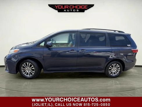 Used 2020 Toyota Sienna XLE image 4