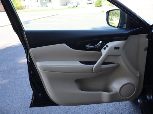 Used 2019 Nissan Rogue SL w/ Premium Package AWD/4WD image 23