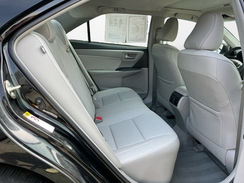 Used 2017 Toyota Camry XLE w/ Moonroof Package image 15