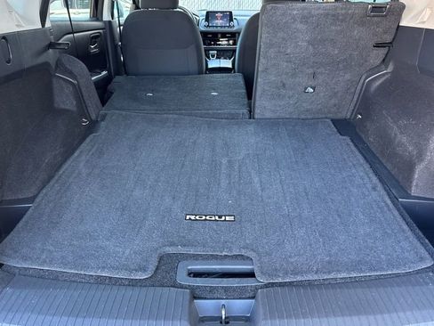 Used 2024 Nissan Rogue SV image 15