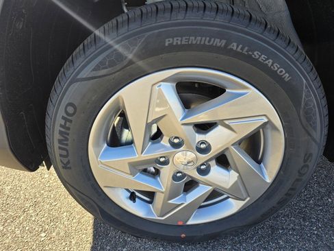 New 2026 Hyundai Kona SE image 9