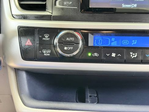 Used 2019 Toyota Highlander LE w/ Protection Package #3 AWD/4WD image 52
