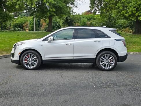 New 2025 Cadillac XT5 Sportv w/ Technology Package image 2