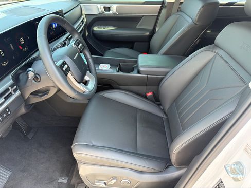 Certified 2025 Hyundai Santa Fe XRT AWD/4WD image 9