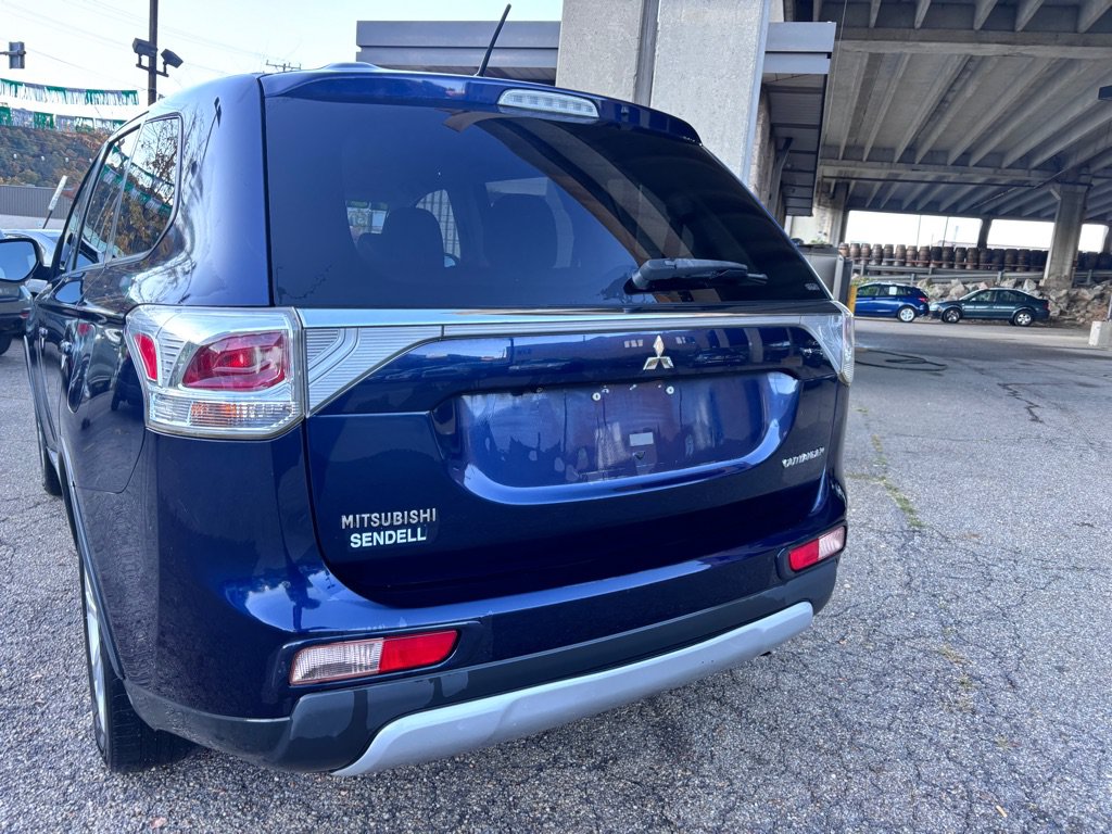Used 2015 Mitsubishi Outlander SE AWD/4WD image 10