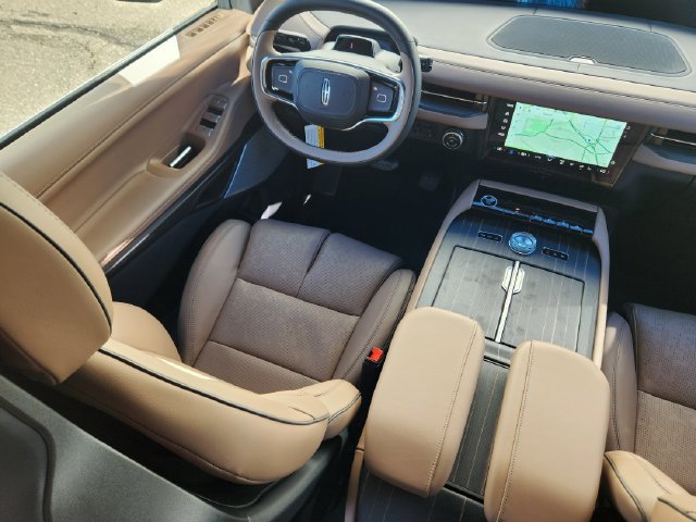 New 2027 Lincoln Navigator Black Label AWD/4WD image 10