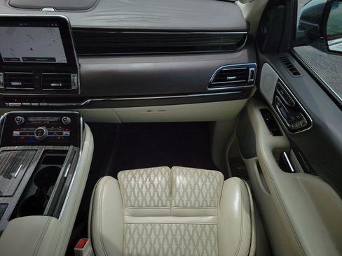 Used 2021 Lincoln Navigator Black Label w/ Cargo Convenience Package AWD/4WD image 20