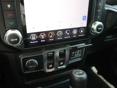 Used 2022 Jeep Wrangler Sport AWD/4WD image 20
