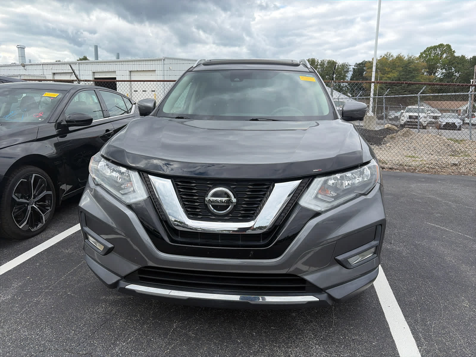 Used 2020 Nissan Rogue SV w/ Sun & Sound Touring Package AWD/4WD image 2