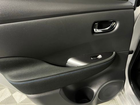 Used 2023 Nissan Leaf S image 24