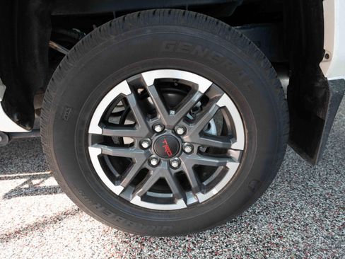 Used 2025 Toyota Tacoma TRD Sport image 27