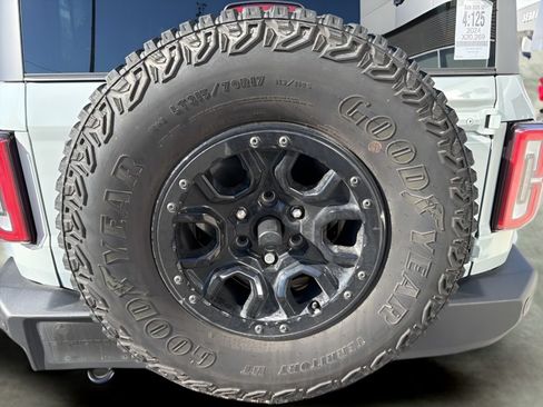 Used 2024 Ford Bronco Outer Banks AWD/4WD image 13