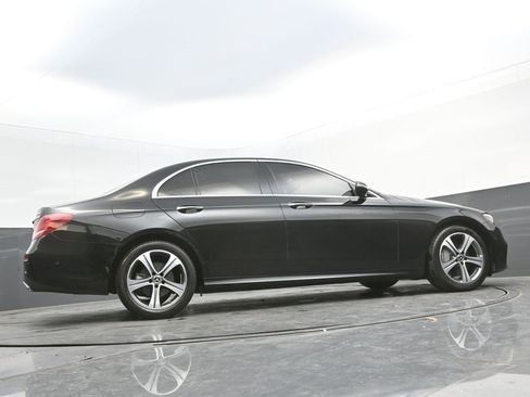 Used 2020 Mercedes-Benz E 350 E 350 w/ Parking Assistance Package image 32