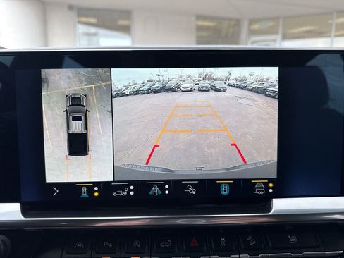 Used 2022 Chevrolet Silverado 1500 LT Trail Boss w/ LT Trail Boss Premium Package image 19