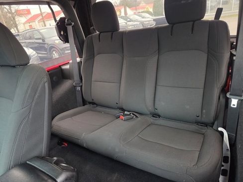 Used 2021 Jeep Wrangler Sport S image 16