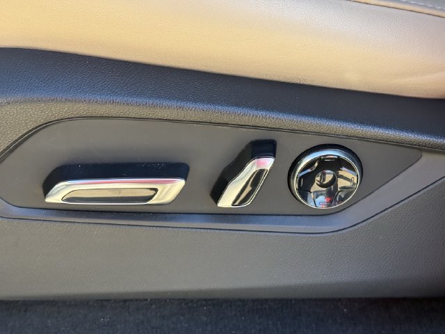 Used 2025 Acura MDX w/ Technology Package FWD image 25