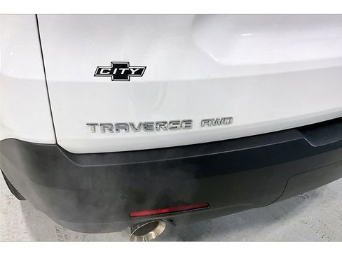 Used 2023 Chevrolet Traverse LT AWD/4WD image 9