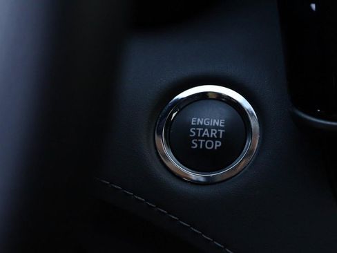 Used 2023 Toyota Highlander L image 14