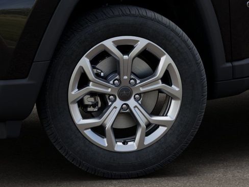 New 2025 Jeep Compass Latitude w/ Sun & Sound Group image 8