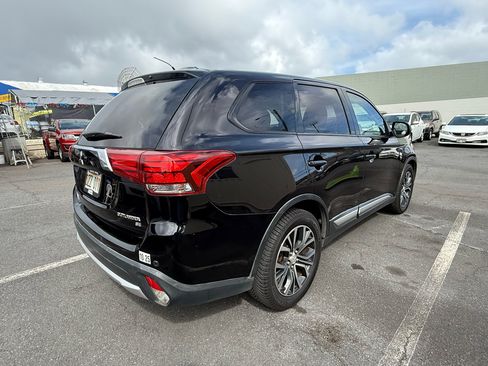 Used 2016 Mitsubishi Outlander SE image 5