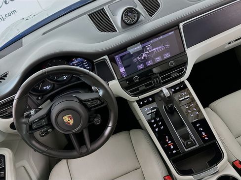 Used 2023 Porsche Macan GTS w/ Premium Package Plus AWD/4WD image 17