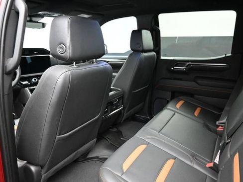Used 2024 GMC Sierra 1500 AT4 w/ Technology Package AWD/4WD image 17