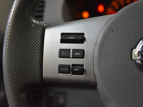 Used 2021 Nissan Frontier SV RWD image 16