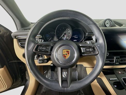 Used 2023 Porsche Macan image 13