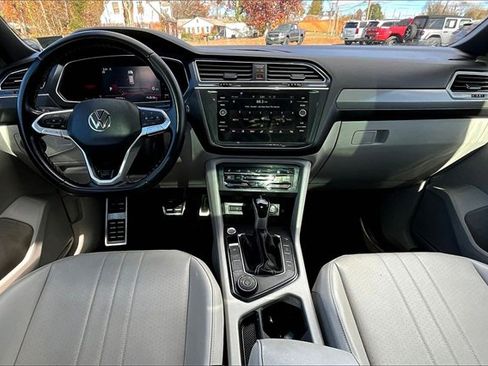 Used 2023 Volkswagen Tiguan SE R-Line image 18