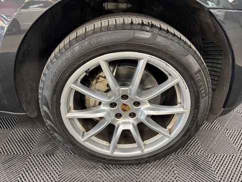 Used 2018 Porsche Macan S image 16
