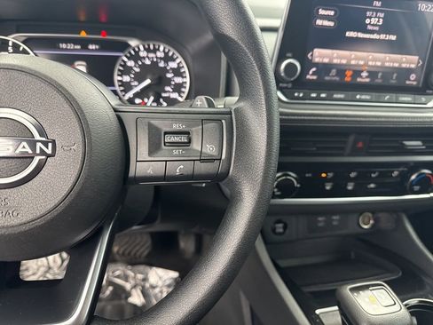 Used 2024 Nissan Rogue S image 27