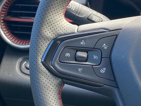 New 2026 Chevrolet Trax RS w/ Sunroof Package FWD image 8