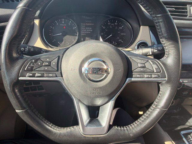 Used 2017 Nissan Rogue SL w/ SL Premium Package FWD image 16