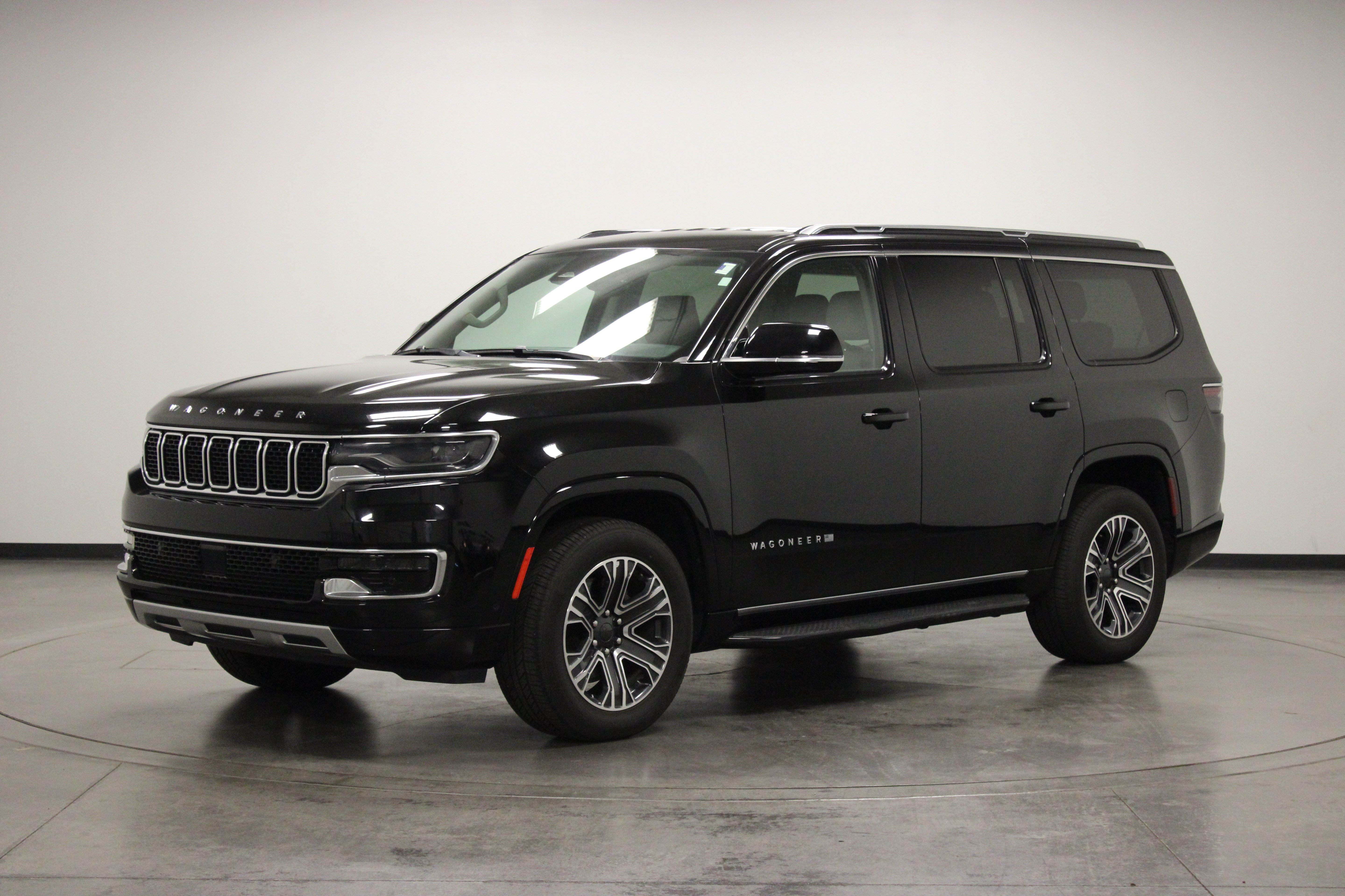 Used 2024 Jeep Wagoneer Series II AWD/4WD image 4