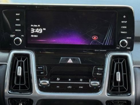 Used 2023 Kia Sorento SX image 17